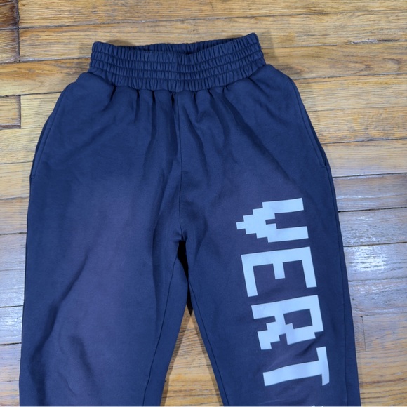 Vertebrae Navy
Sweatpants - Picture 3 of 10